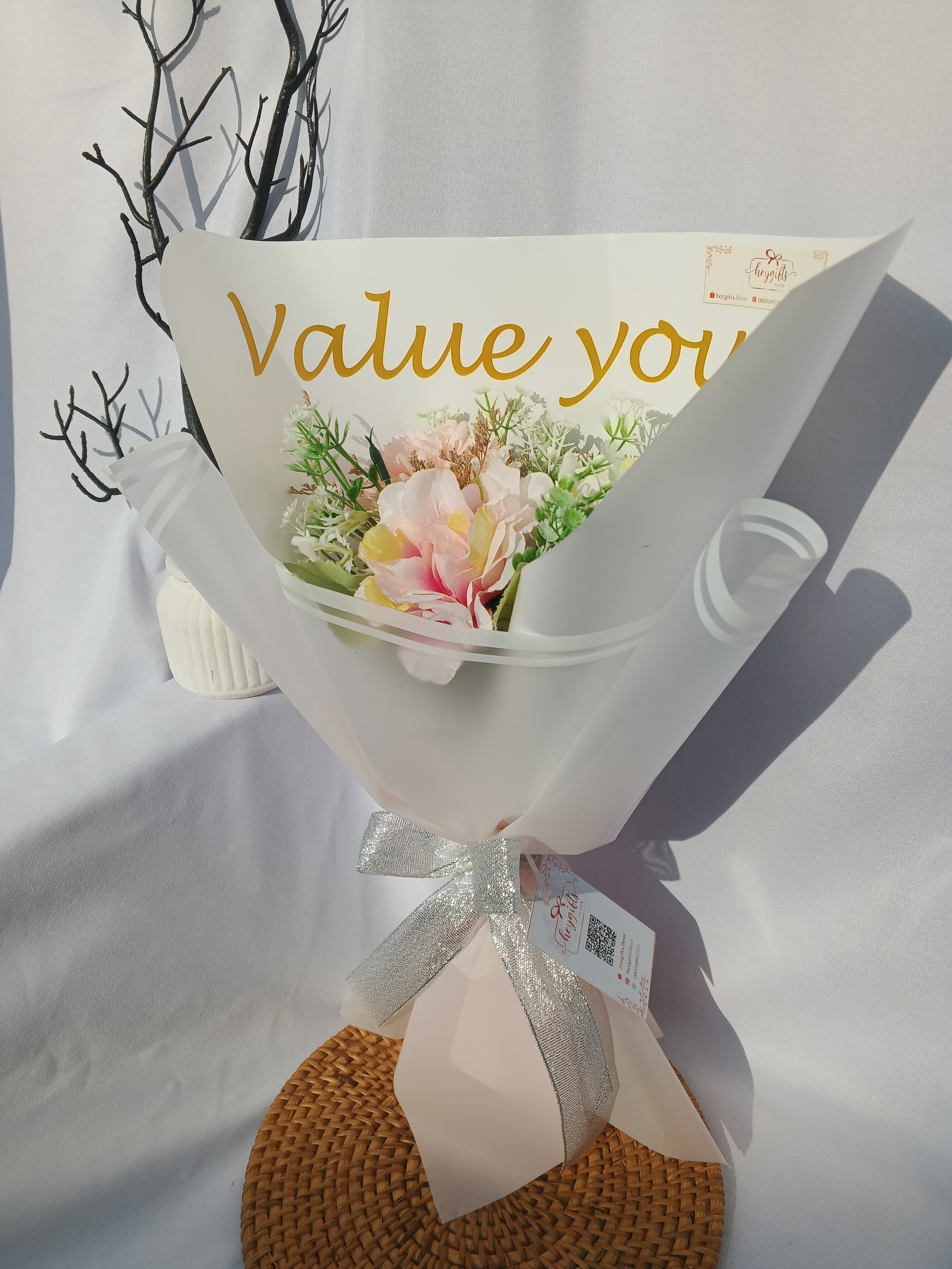 Flower arrangement 1